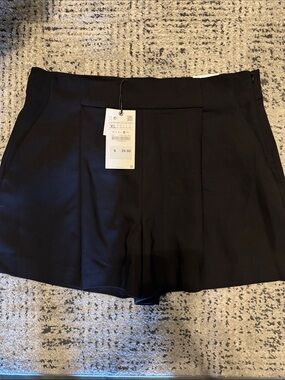 Zara Black High-Waist Pleated Tailored Shorts